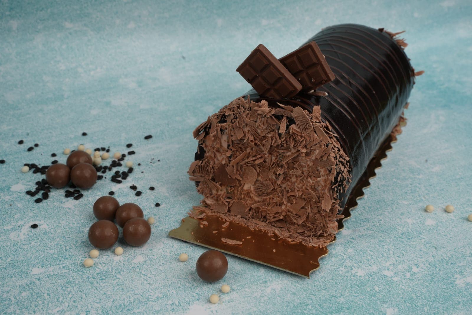 Roll Chocolate Cake (8 - 10 Persons)